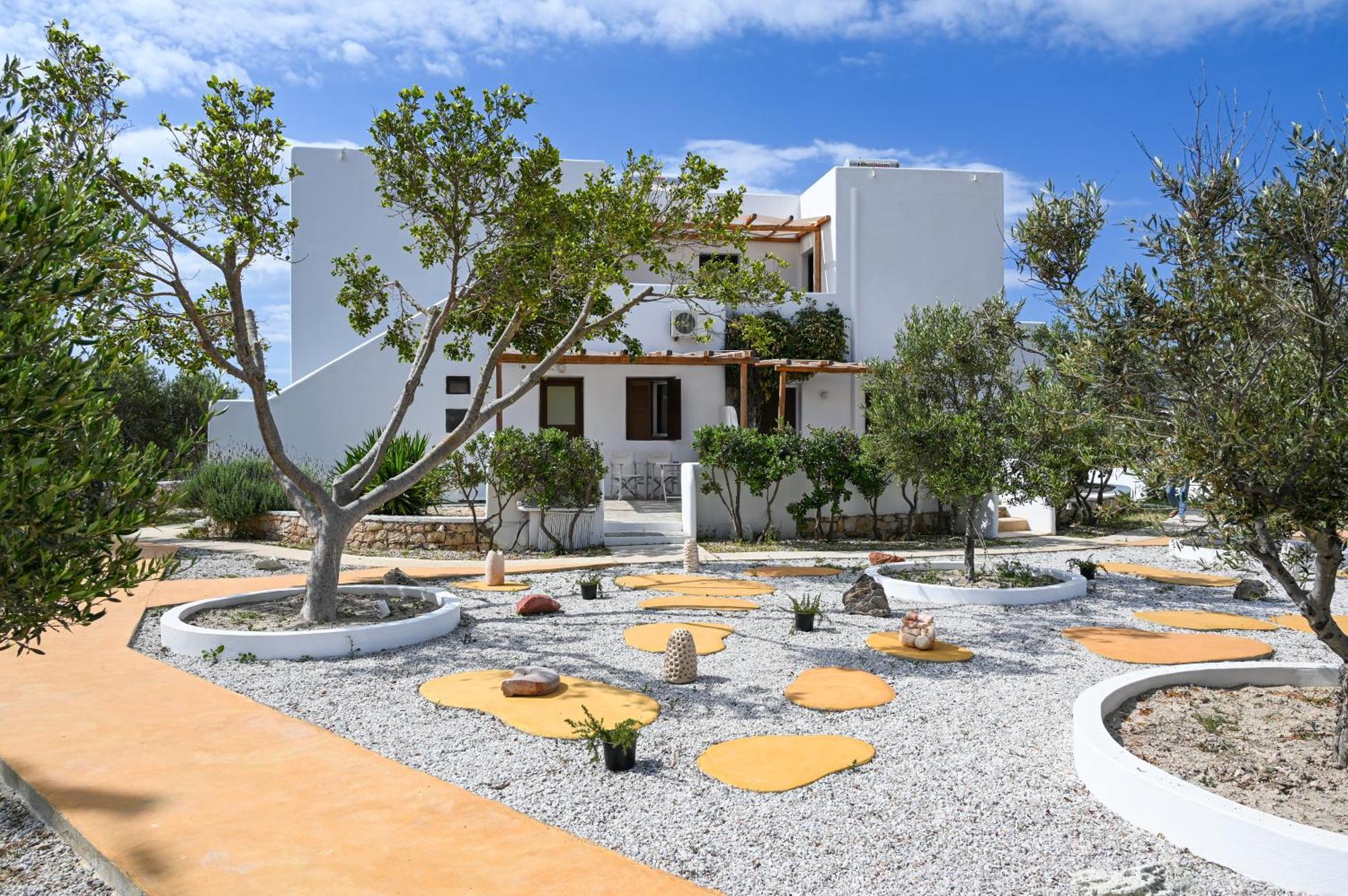 Fantasy Rooms Adamantas Exterior photo
