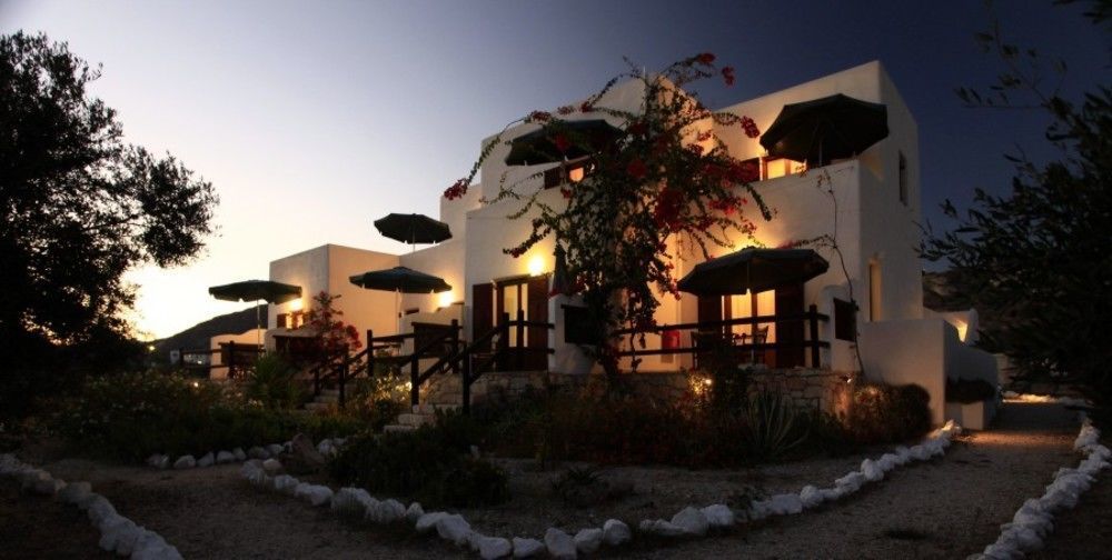 Fantasy Rooms Adamantas Exterior photo