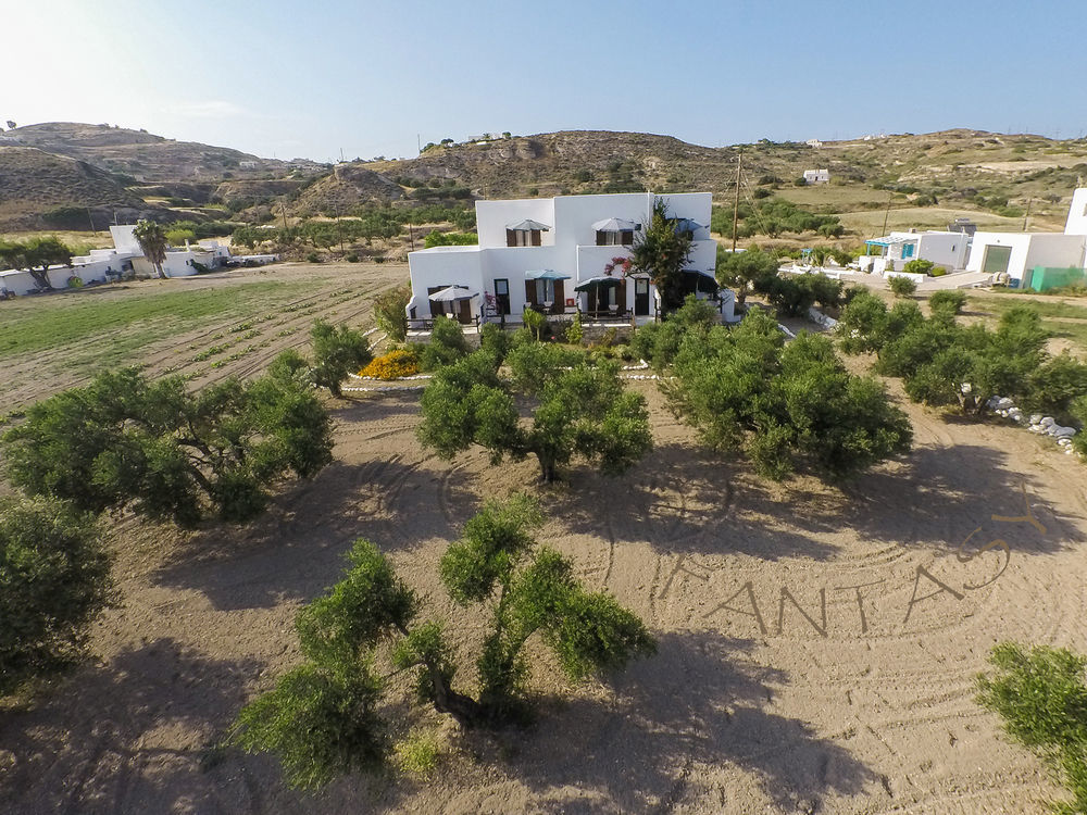 Fantasy Rooms Adamantas Exterior photo